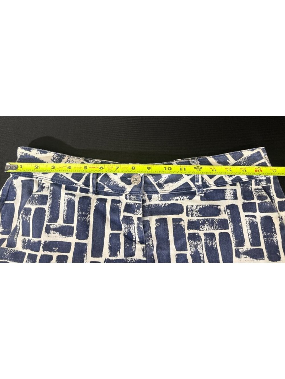 The LIMITED Women's Navy Blue White Geometric Tailored Shorts Pockets Size 10 - Picture 12 of 14